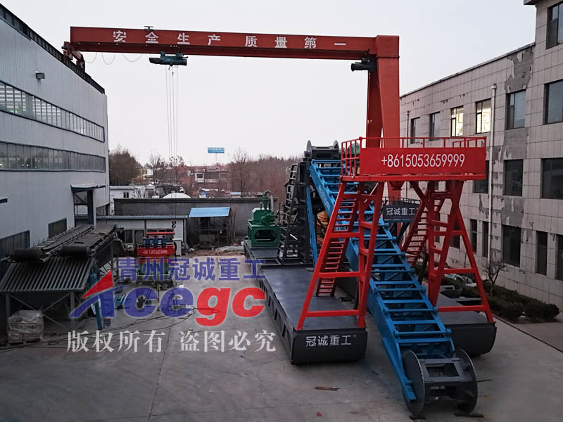 寶石選礦船廠家生產(chǎn)制作現(xiàn)場 寶石選礦船廠家生產(chǎn)制作現(xiàn)場